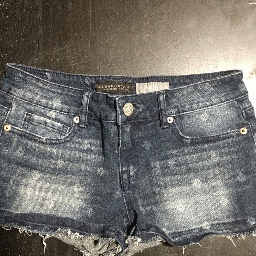 Jean shorts with white dimond pattern